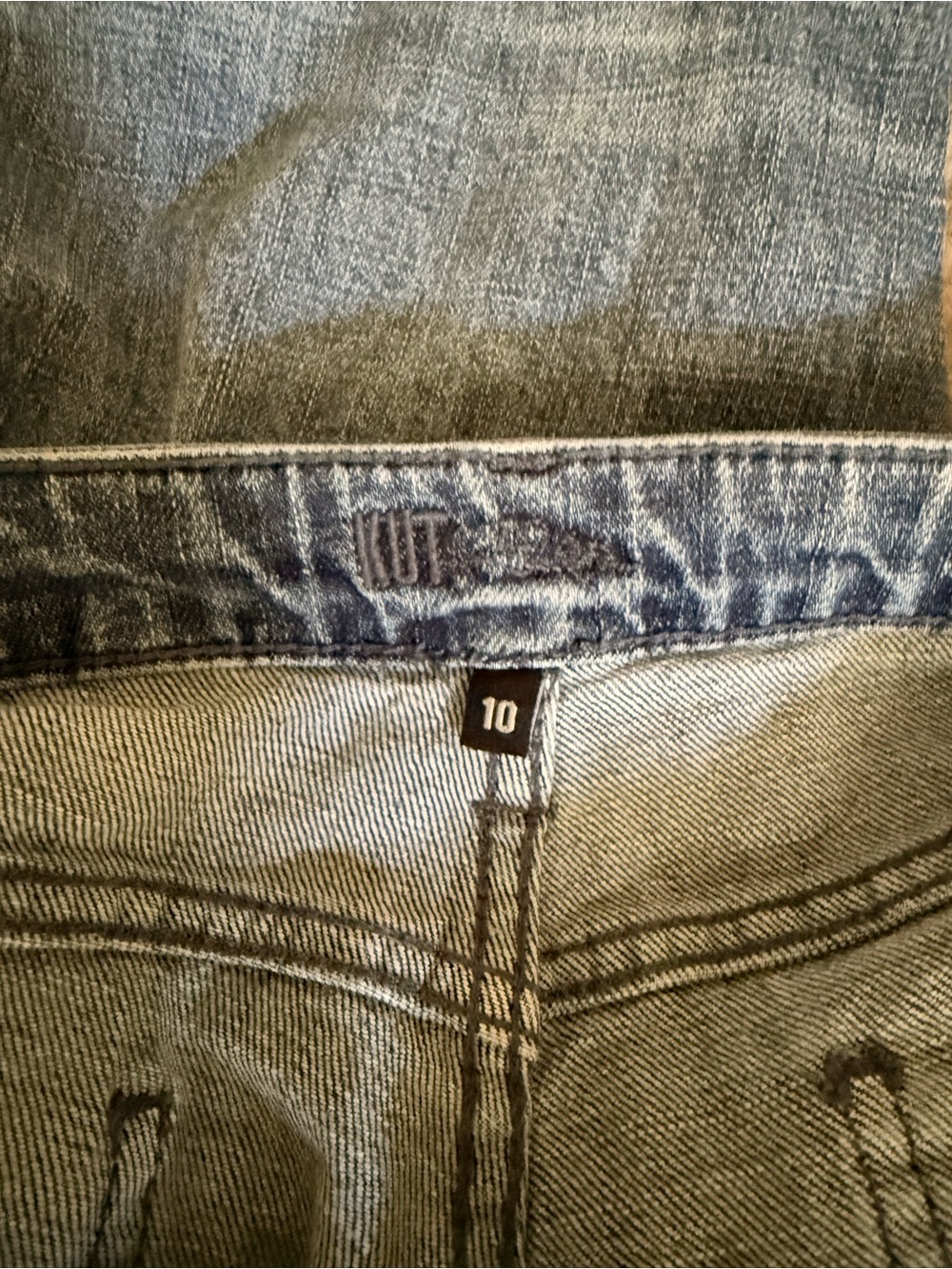 Kut from the Kloth Light Jeans with Distressed Knees - Picture 3 of 3